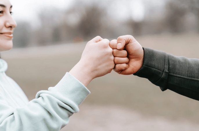 tossing hands